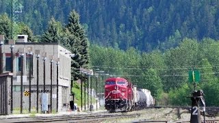 preview picture of video 'Canadian Pacific Railway at Revelstoke British Columbia May 2014'