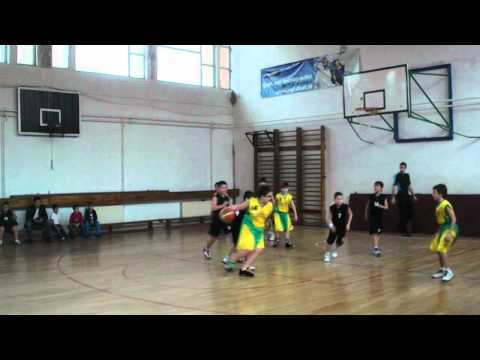 A.C.S.VIITORUL BUCURESTI LA C.MUN. BUCURESTI: CSS 4 - ACS VIITORUL SCOR FINAL 25-28