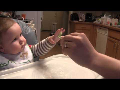 תגובתו של התינוק הזה לבועות סבון – היא כנראה החמודה בעולם!