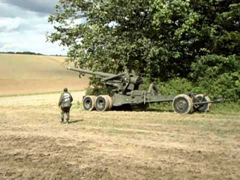 Haubitze wird abgefeuert .