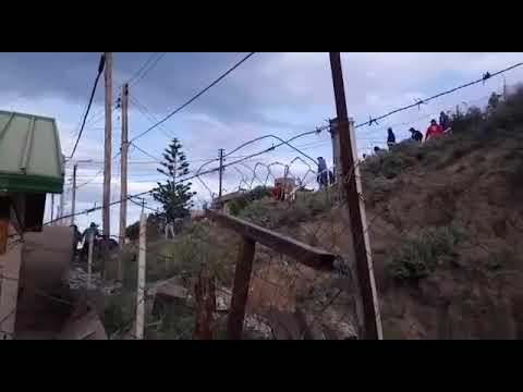 Palazzo tira piedras a dos manos a la hinchada de Ferro en km3 y no baja a las manos!