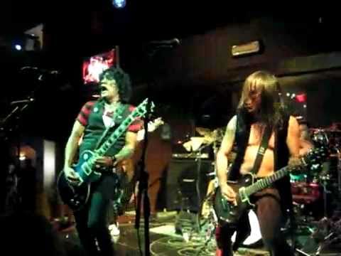 BulletBoys with Charlie Wayne Morrill - Smooth Up In Ya (Live)