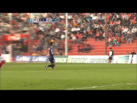 La insólita expulsión de Hoyos. Instituto 0 - Atl. Paraná 0. Fecha 30. Primera B Nacional 2015. FPT.