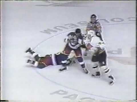 Thomas Steen vs Gino Odjick (Newsclip) - Dec 19, 1991