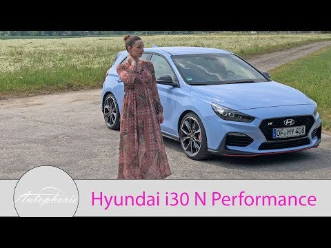 Hyundai i30 N Performance Driving Report / GIRLS REVIEW / Larissa tests - Autophorie