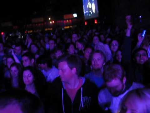 Snoop Dogg does B.I.G