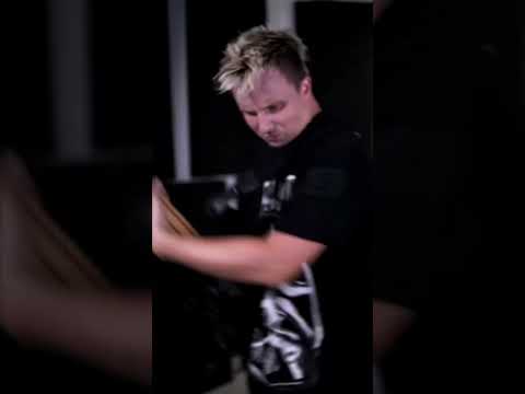 Shadow Cliq x REZZ - “Out of my Head” Live Version