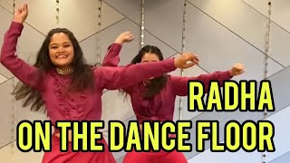 Download lagu RADHA ON THE DANCE FLOOR/ bollywood/ wedding dance/ Ritu's dance studio Surat/ dance  BRIDESMAIDS mp3