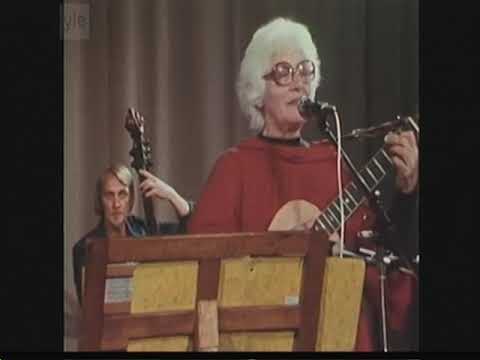 Malvina Reynolds: Little Boxes (live 1976)