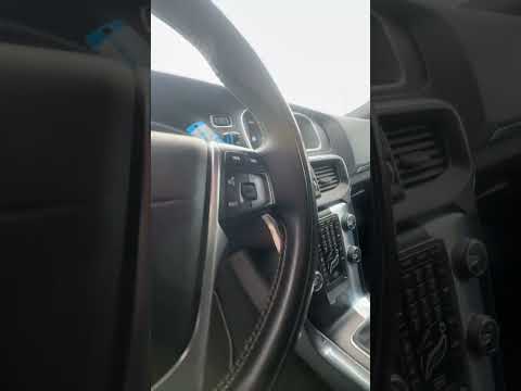 фото volvo v40 ii 0