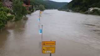 preview picture of video 'MKF-Fotodesign Bobstadt zeigt heute:Hochwasser Eberbach 02.06.2013 gegen 18 Uhr part 6'
