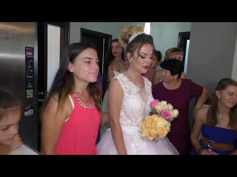 Përcjellja prekëse e nuses sipas traditave tona - Pjesë nga dasma ime