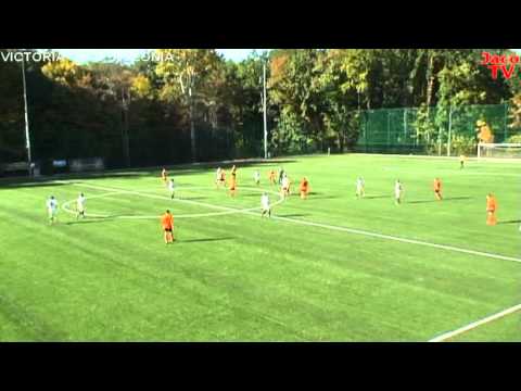 Mecz ligowy Victoria Sulejówek - Polonia II '94 - skrót 02 10 2011