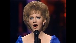 Reba McEntire - Whoever&#39;s In New England