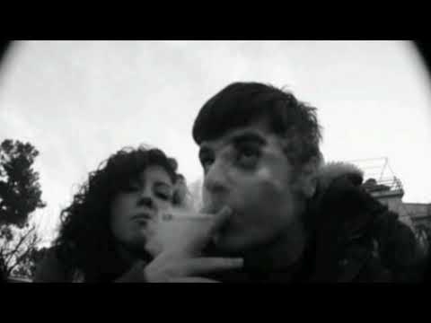 No.1 feat. İzah - Birisi Görmeden (sözleri)