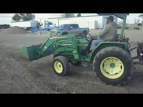 2351- 2006 John Deere 990 FWA Loader Tractor
