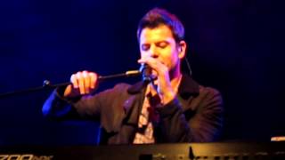 Jordan Knight &#39;s soundcheck in Vancouver - trying to figure out the lyrics to &quot;when you&#39;re lonely&quot;