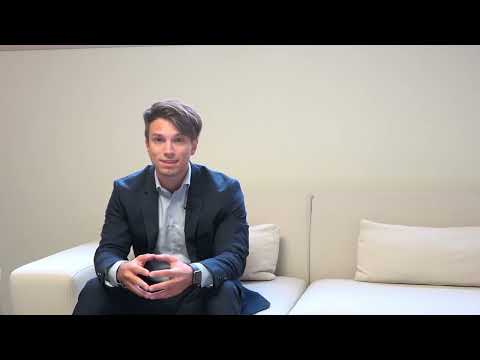 Mobile Internet and Political Polarization