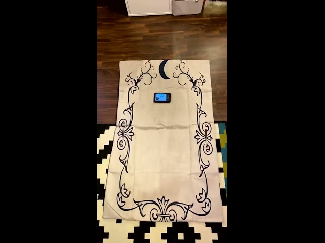 سجادة التيسير الرقمية مع بوصلة للقبلة ومواقيت الصلوات