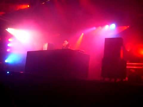 Sander van Doorn-Renegade(Gareth Emery version)