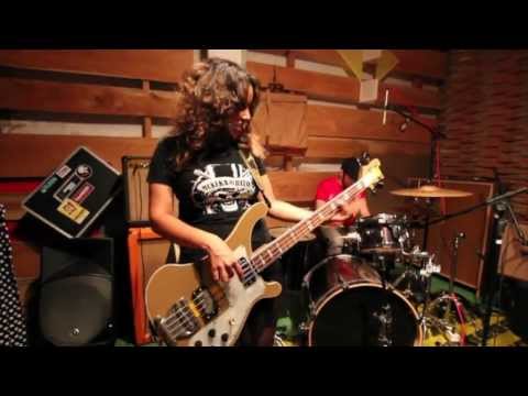 Camarones Orquestra Guitarrística - "Cabron" - 04/10/12 - Costella Live Sessions