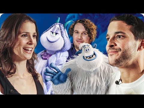 HINTER DEM MIKROFON - #SMALLFOOT mit Kostja Ullmann & Aylin Tezel