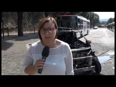 Arezzo, torna il piromane delle auto? Quattro roghi nella notte