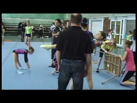 Erfolgreich: Hoyerswerdaer Sportakrobaten bei Landesmeisterschaft - ELSTERWELLE