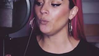 Stefy evita BRIVIDO..