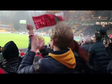 Liverpool fans celebrate  after Roberto Firmino winner at Wolves 'SI senor'#WOLLIV  #LIV #liverpool