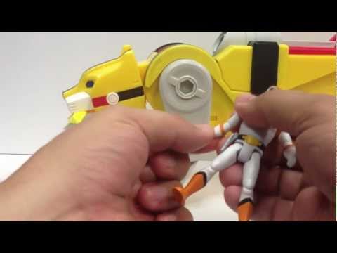 MattyCollector.com Club Voltron Force - YELLOW LION w/ HUNK