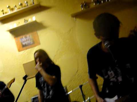 Chudoba-Most - Hymna (živě U kovboje)