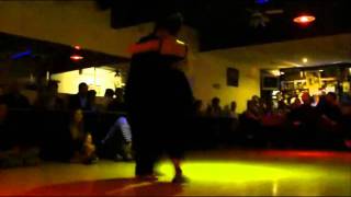 MARIO DE CAMILLIS Y BARBARA WAINNRIGHT EN LA MILONGA 10 -MILONGA-