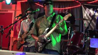 Moon Daddy Band &quot;Shakin&#39;, Shakin&#39;, Shakes&quot;