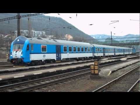 Odjezd vlaku Os 6412 (ČD 163.073 vzadu) - Ústí nad Labem-Střekov, 21. 3. 2013