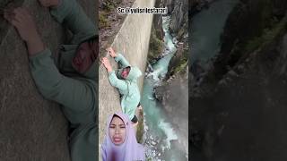 Download lagu takut jatoh‼️   yulisrilestari #tebing #funny #airterjun #shorts mp3