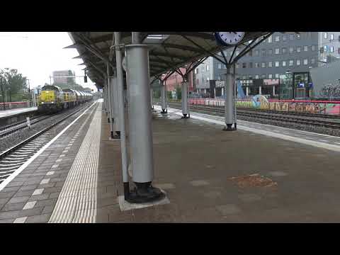Lineas 7866 + 7868 met dolime en op het andere spoor Strukton Ploeg 14 door Utrecht Overvecht!