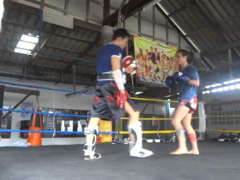 #Yokkao7 Training Camp - 1 rd of Hands with Kru Nu - Petchrungruang Muay Thai