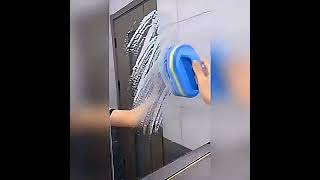 Houbička na úklid s rukojetí