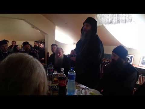 Владика Андреј поје григоријатско "Свјати Боже"- прелепо!