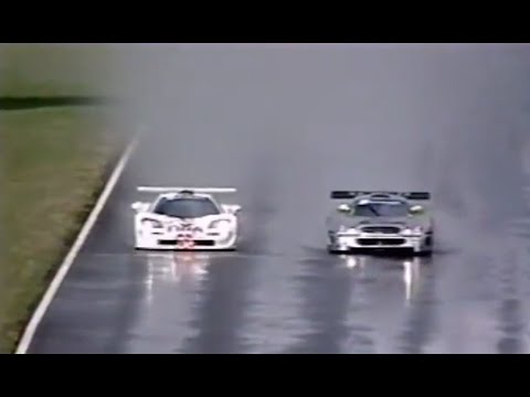 Mercedes CLK GTR vs McLaren F1 GTR