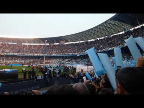 "Salida y recibimiento  de Racing vs Temperley. Fecha 16" Barra: La Guardia Imperial • Club: Racing Club • País: Argentina