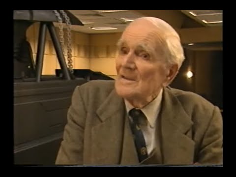 A Life Of Q - Documentary about Desmond Llewelyn' life