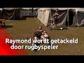 Presentator Raymond wordt getackeld door rugbyteam #slechtidee - Brabants Buske