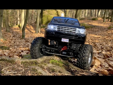 Tamiya CR01 Range Rover HSE - forest & rock crawl