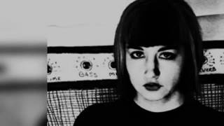 Kim Shattuck The Muffs - Keep Holding Me