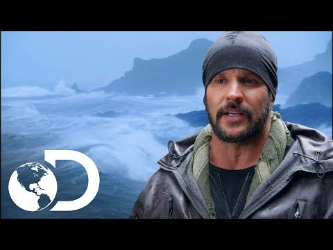 Joe and Matt may have hypothermia! | Double Challenge | Discovery Brazil