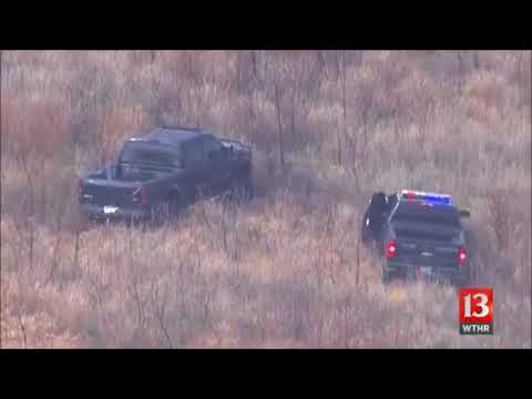 INSEGUIMENTO BESTIALE DELLA POLIZIA - POLICE IN OKLAHOMA ARE CHASING A TRUCK OFF ROAD.