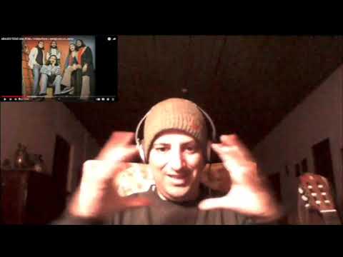 El pela reacción a los jaivas. Arauco tiene una pena.