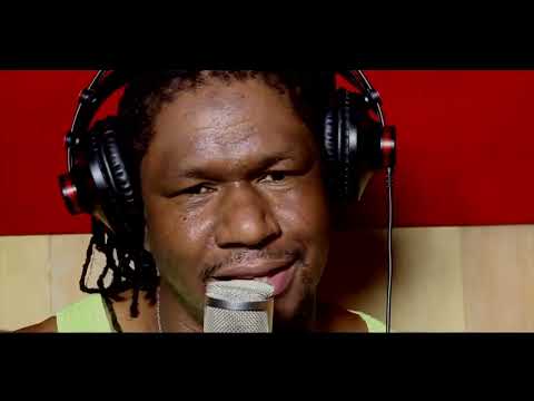 Baba Diallo YAYE KOURE Clip Officiel Real Wax7Studio